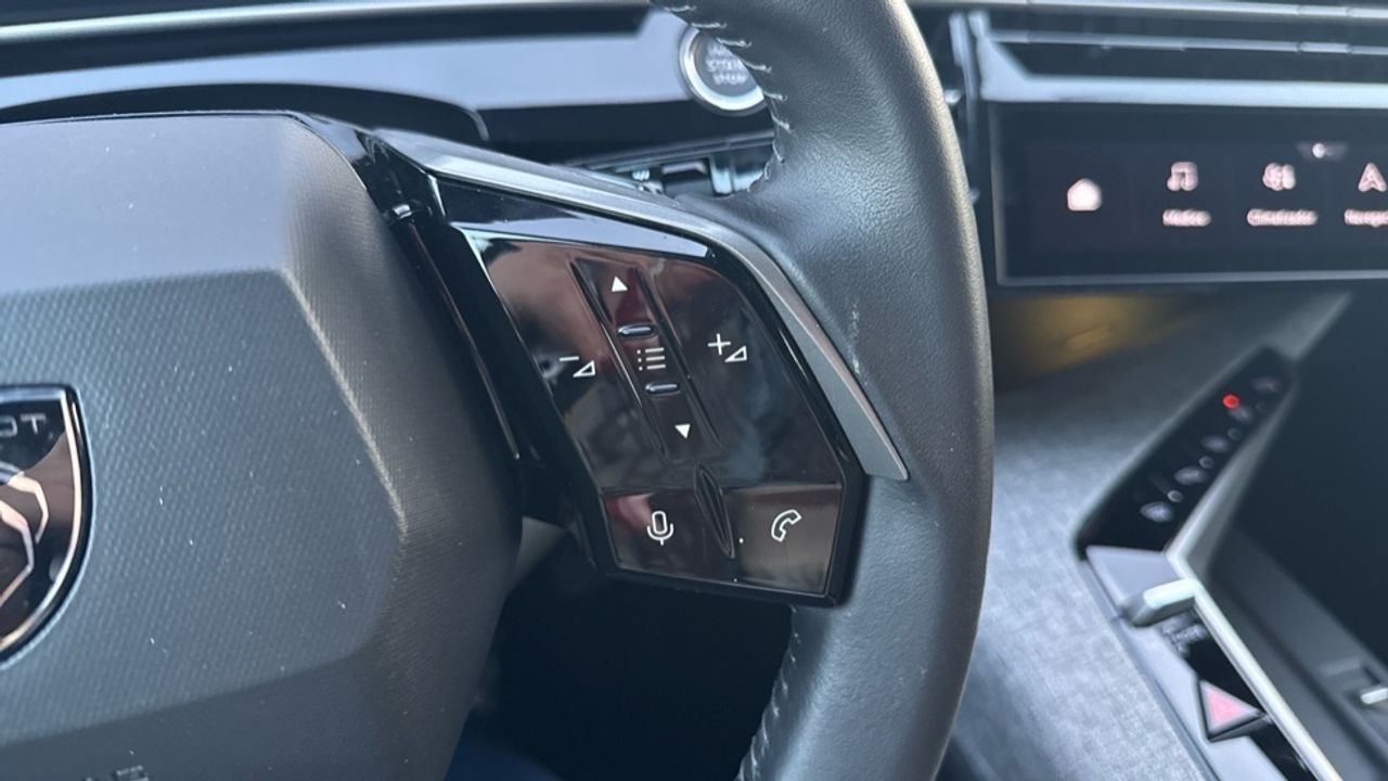 Peugeot 3008 Allure Hybrid eDCS6 100 kW (136 CV) - foto 24