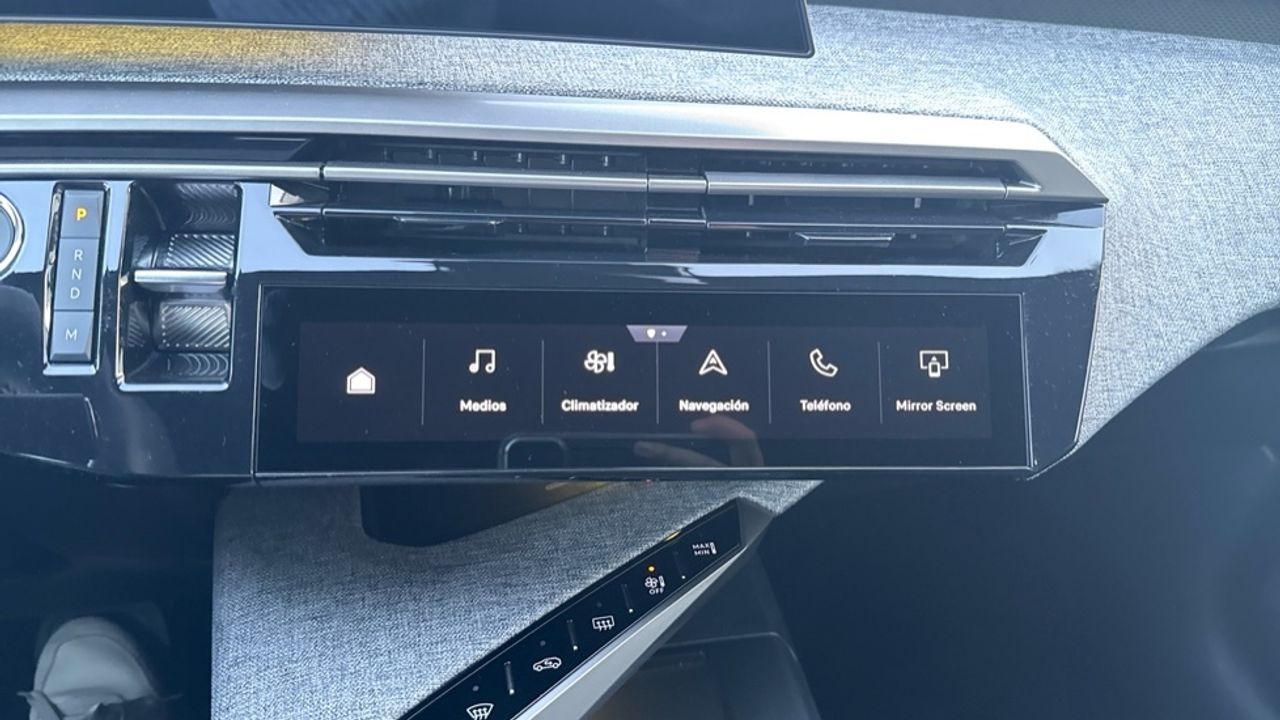 Peugeot 3008 Allure Hybrid eDCS6 100 kW (136 CV) - foto 28