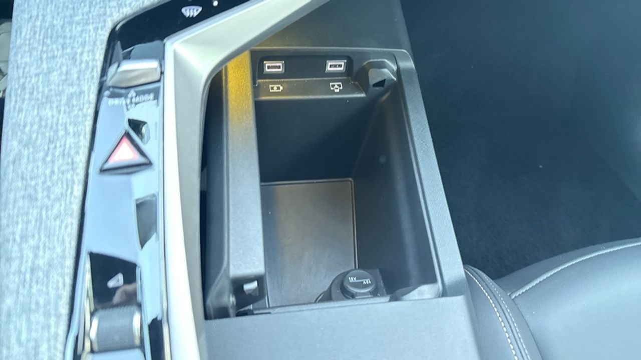 Peugeot 3008 Allure Hybrid eDCS6 100 kW (136 CV) - foto 33