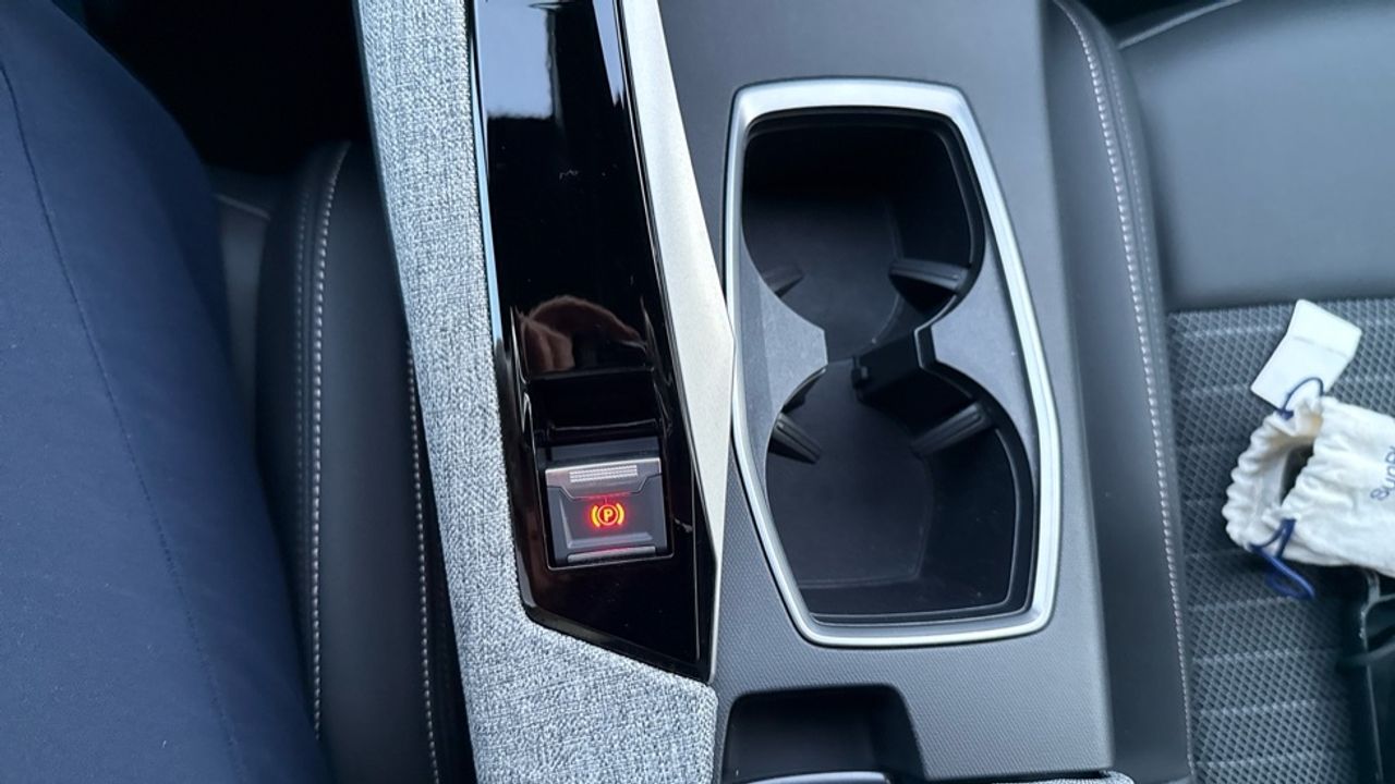 Peugeot 3008 Allure Hybrid eDCS6 100 kW (136 CV) - foto 35