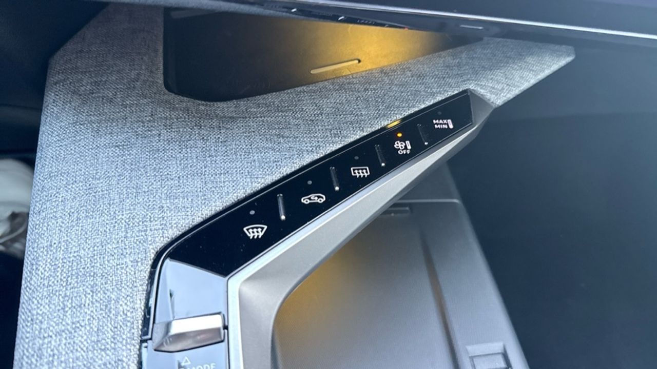 Peugeot 3008 Allure Hybrid eDCS6 100 kW (136 CV) - foto 30