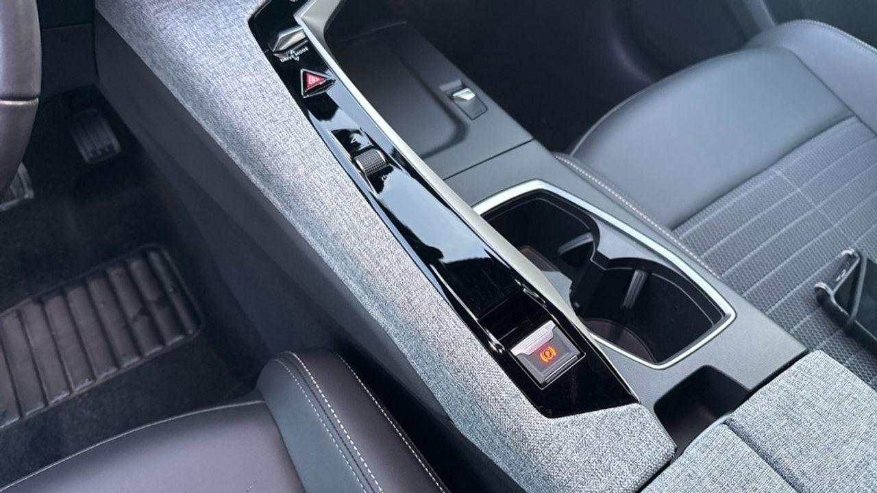 Peugeot 3008 Allure Hybrid eDCS6 100 kW (136 CV) - foto 14