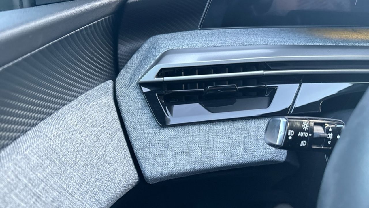 Peugeot 3008 Allure Hybrid eDCS6 100 kW (136 CV) - foto 38