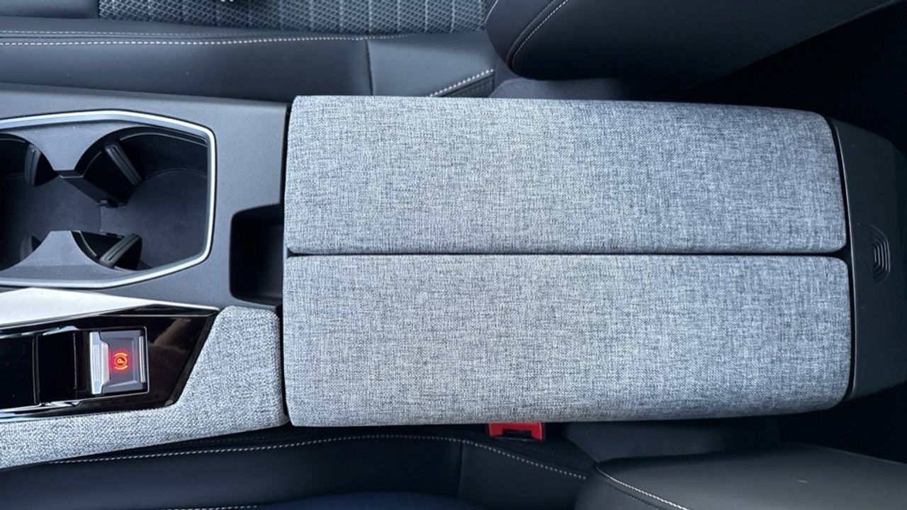 Peugeot 3008 Allure Hybrid eDCS6 100 kW (136 CV) - foto 36