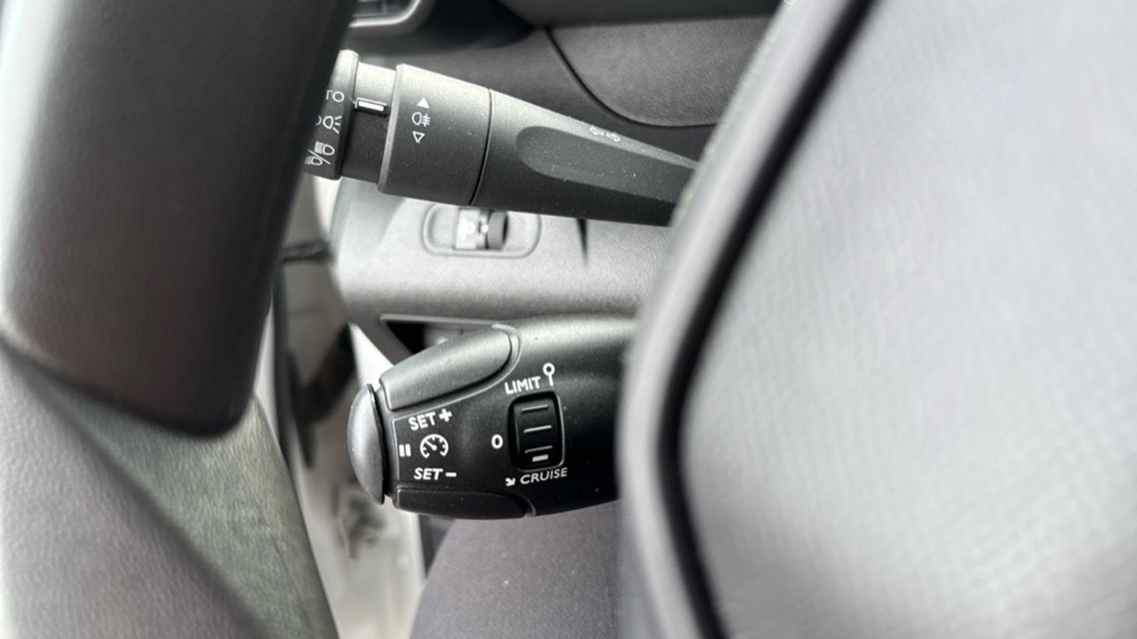 Peugeot Partner Furgon BlueHDi 100 S&S Pro Standard 600kg 73 - foto 24