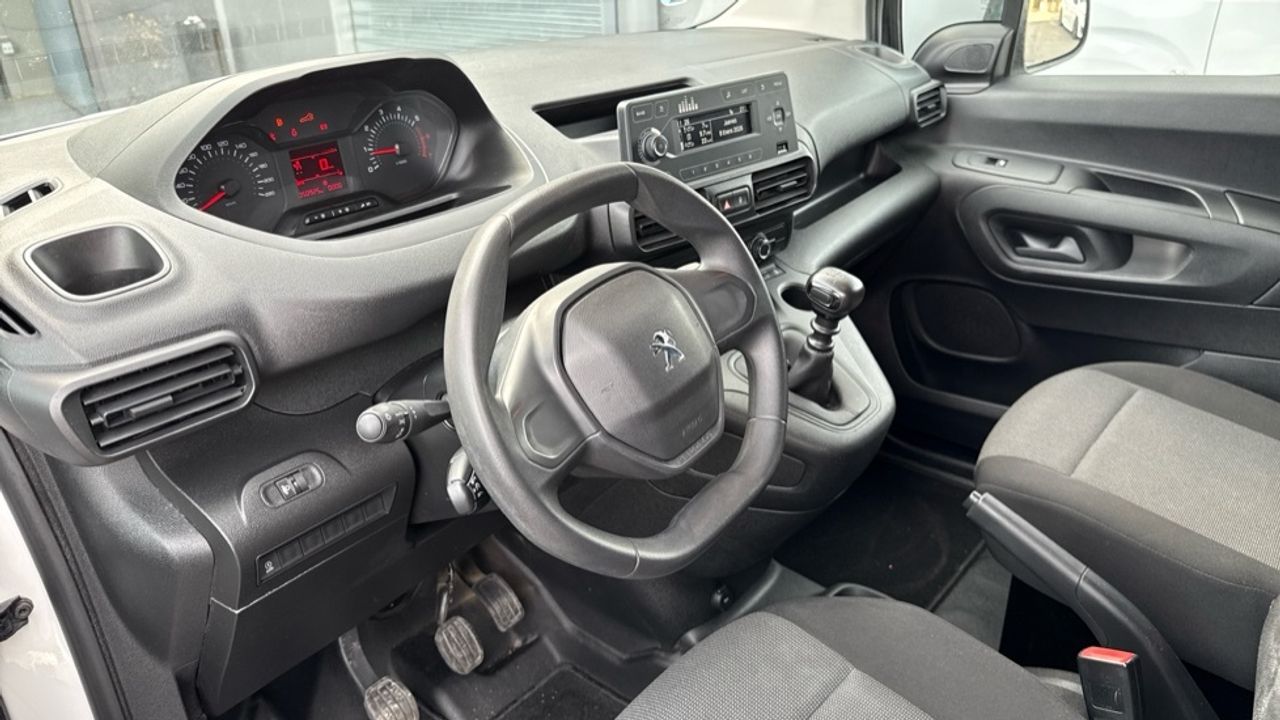 Peugeot Partner Furgon BlueHDi 100 S&S Pro Standard 600kg 73 - foto 21