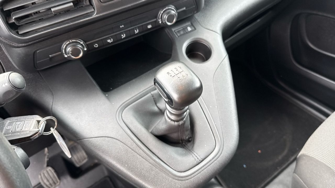 Peugeot Partner Furgon BlueHDi 100 S&S Pro Standard 600kg 73 - foto 14