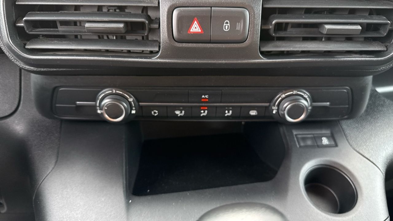 Peugeot Partner Furgon BlueHDi 100 S&S Pro Standard 600kg 73 - foto 27