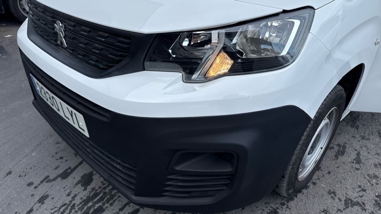 Peugeot Partner Furgon BlueHDi 100 S&S Pro Standard 600kg 73 - foto 16