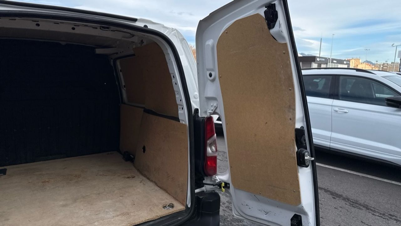 Peugeot Partner Furgon BlueHDi 100 S&S Pro Standard 600kg 73 - foto 34