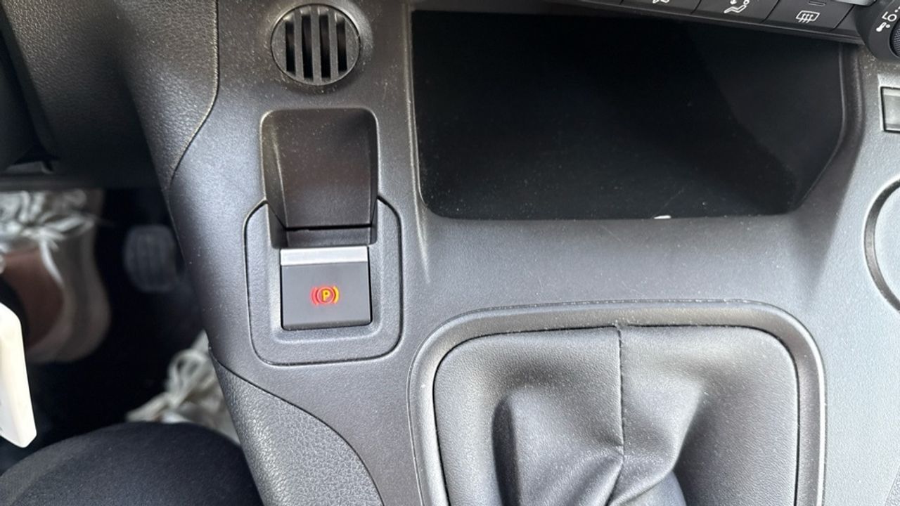 Citroën Berlingo BlueHDi 100 S&S Plus Talla M 75 kW (102 CV) - foto 30