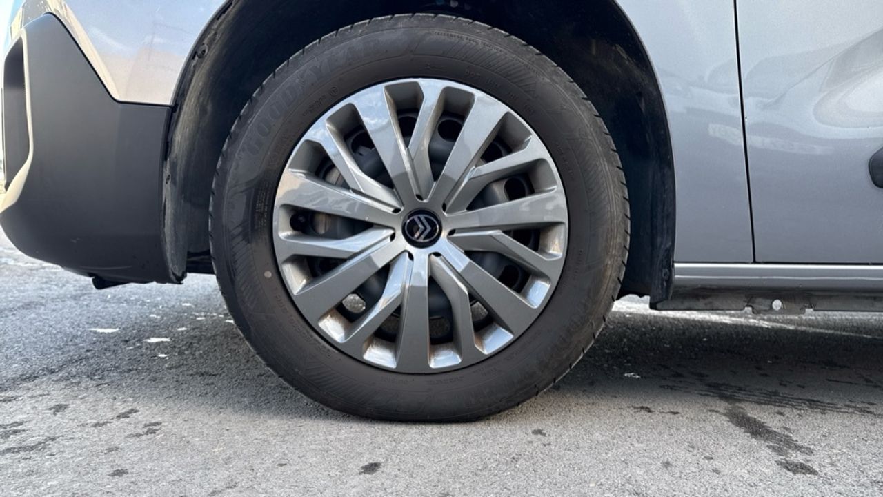 Citroën Berlingo BlueHDi 100 S&S Plus Talla M 75 kW (102 CV) - foto 13