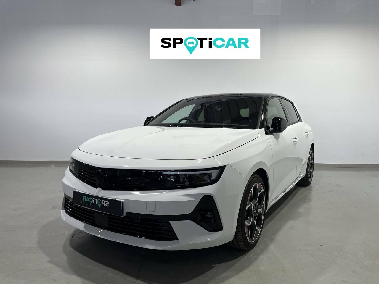 Opel astra 2024 motor hibrido  de segunda mano - opel astra 2023 /