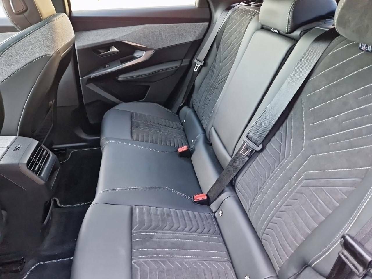 Peugeot 3008 Eléctrico 157kW GT - foto 12