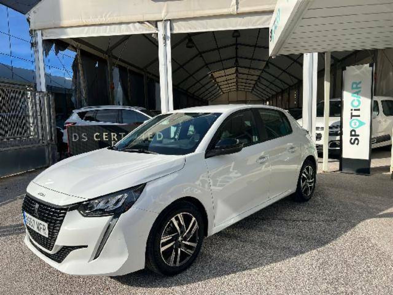 Neumaticos 50  de segunda mano - peugeot 208 2023 /