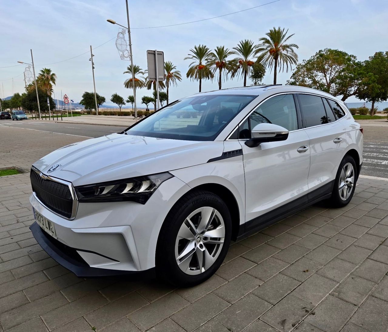 Patinete electrico barcelona  de segunda mano en Barcelona - skoda enyaq 2022 /