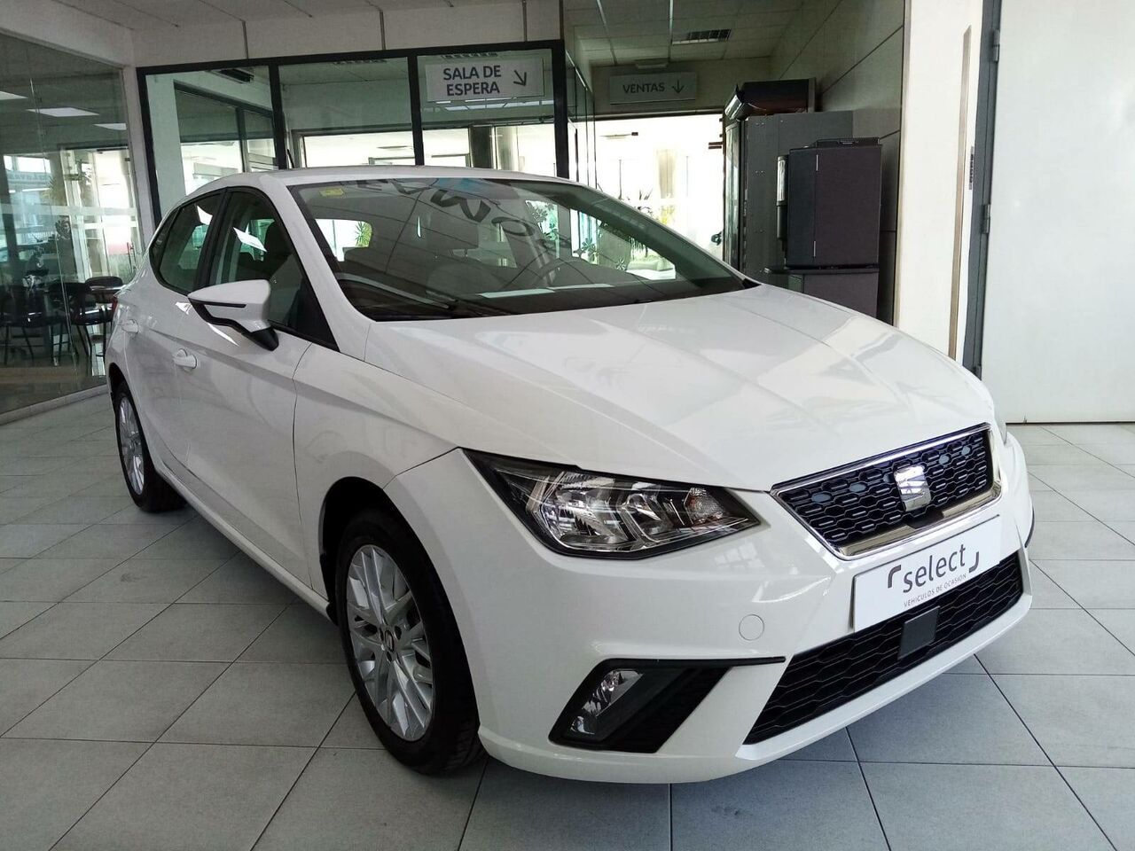 Volante multifuncion aleacion cuero ajustable  de segunda mano - seat ibiza 2017 /