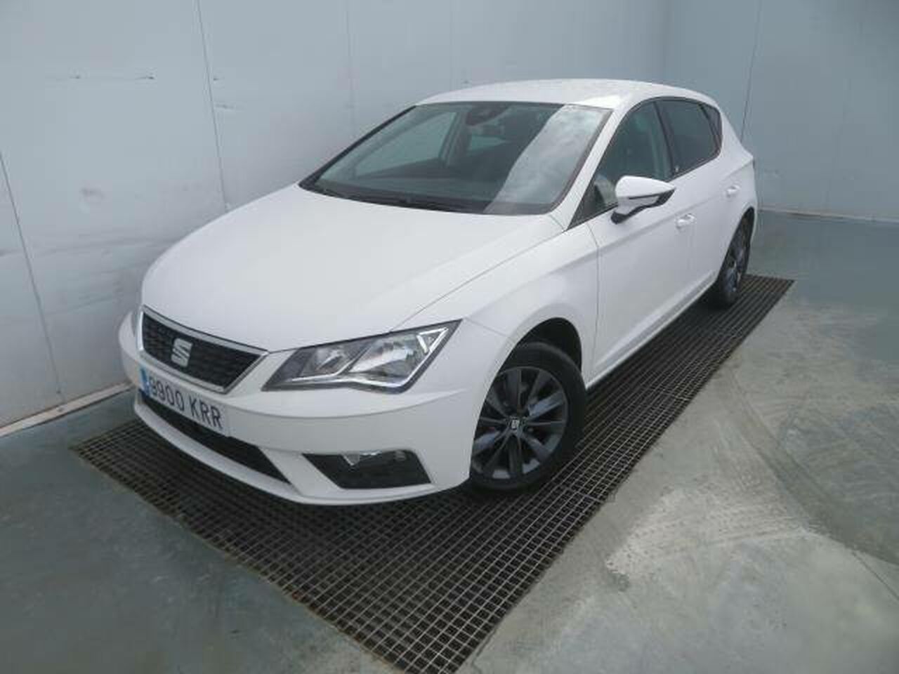 I20 pantalla multifuncion  de segunda mano - seat leon 2019 /