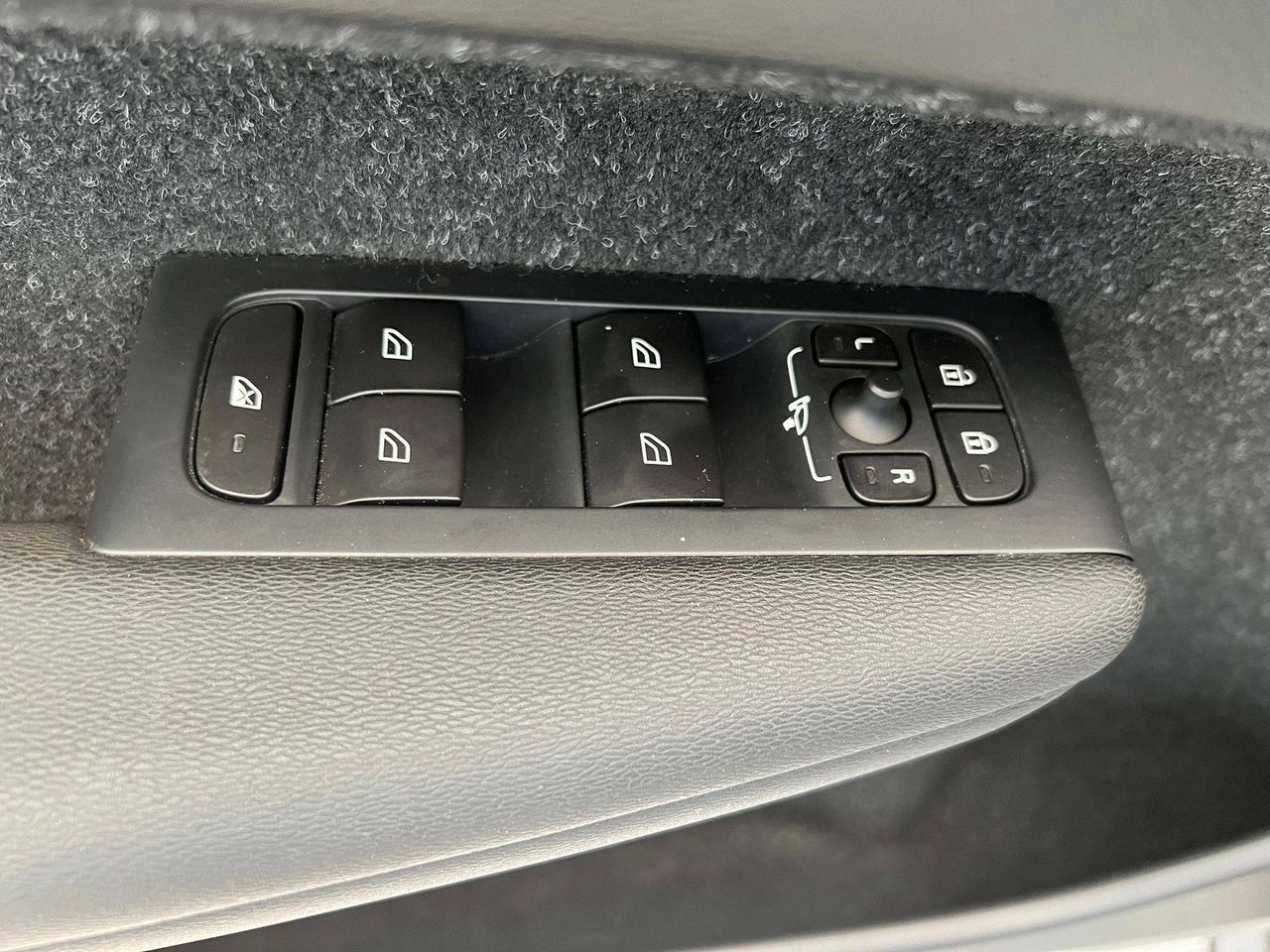 Volvo XC40 2.0 D4 AWD  Auto Momentum - foto 27