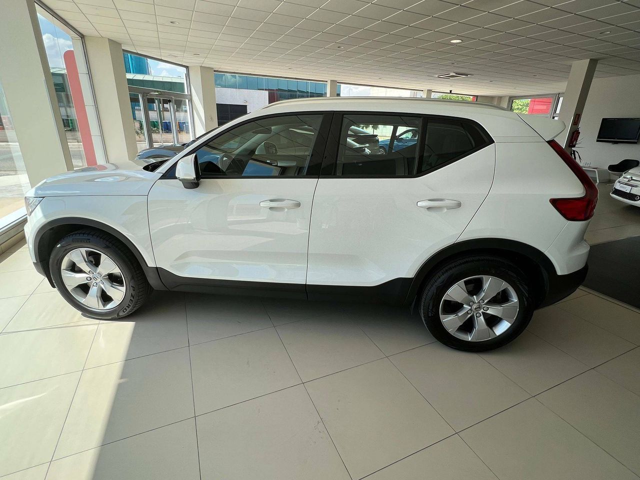 Volvo XC40 2.0 D4 AWD  Auto Momentum - foto 14