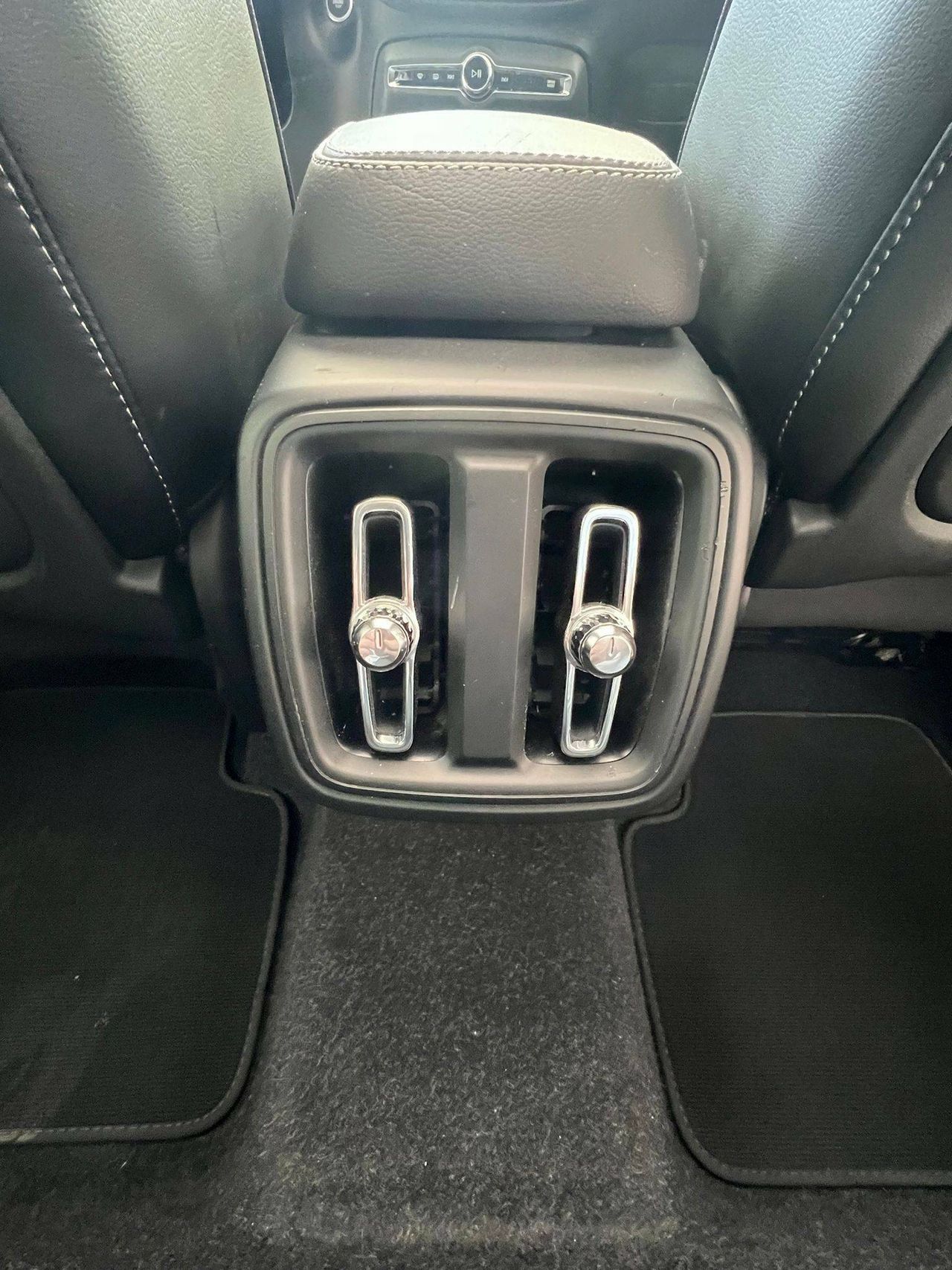 Volvo XC40 2.0 D4 AWD  Auto Momentum - foto 23