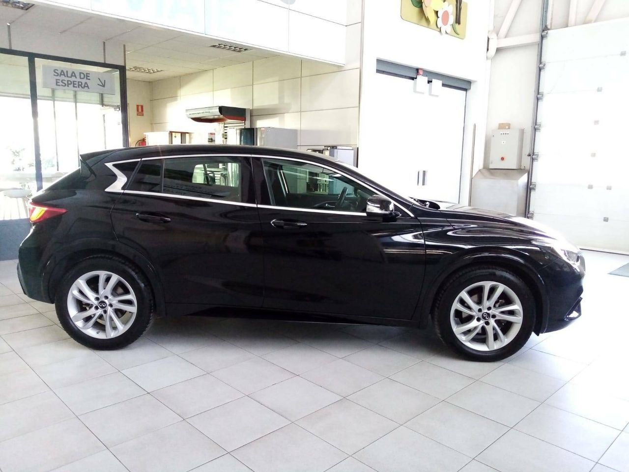 infiniti q30 2017 / foto grande (2)