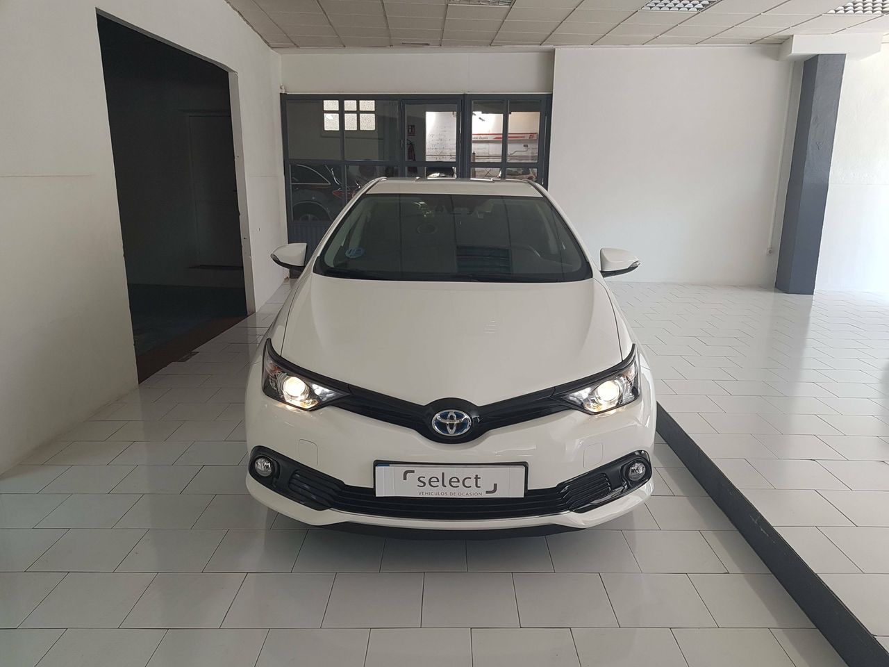 Coche hibrido con asientos calefactados  de segunda mano - toyota auris 2018 /