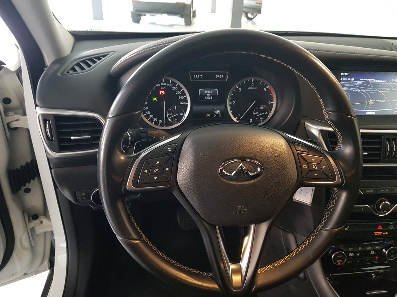 Infiniti QX30 2.2D  7DCT AWD PREMIUM - foto 10
