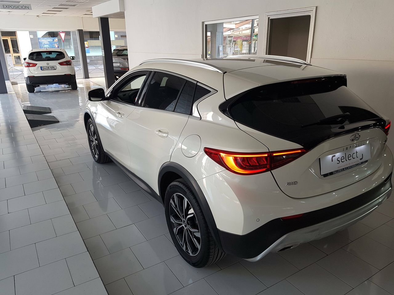 Infiniti QX30 2.2D  7DCT AWD PREMIUM - foto 25