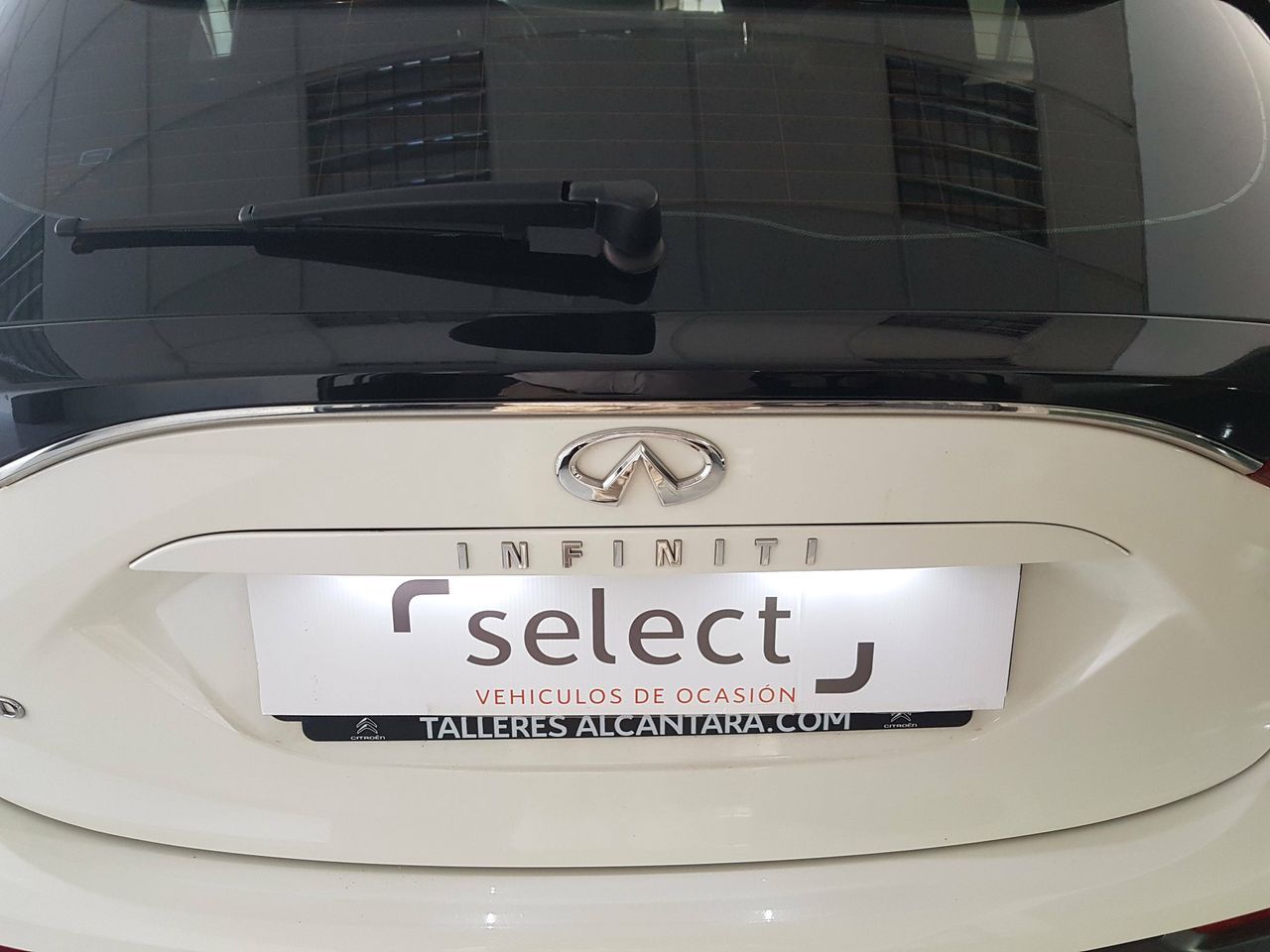 Infiniti QX30 2.2D  7DCT AWD PREMIUM - foto 21