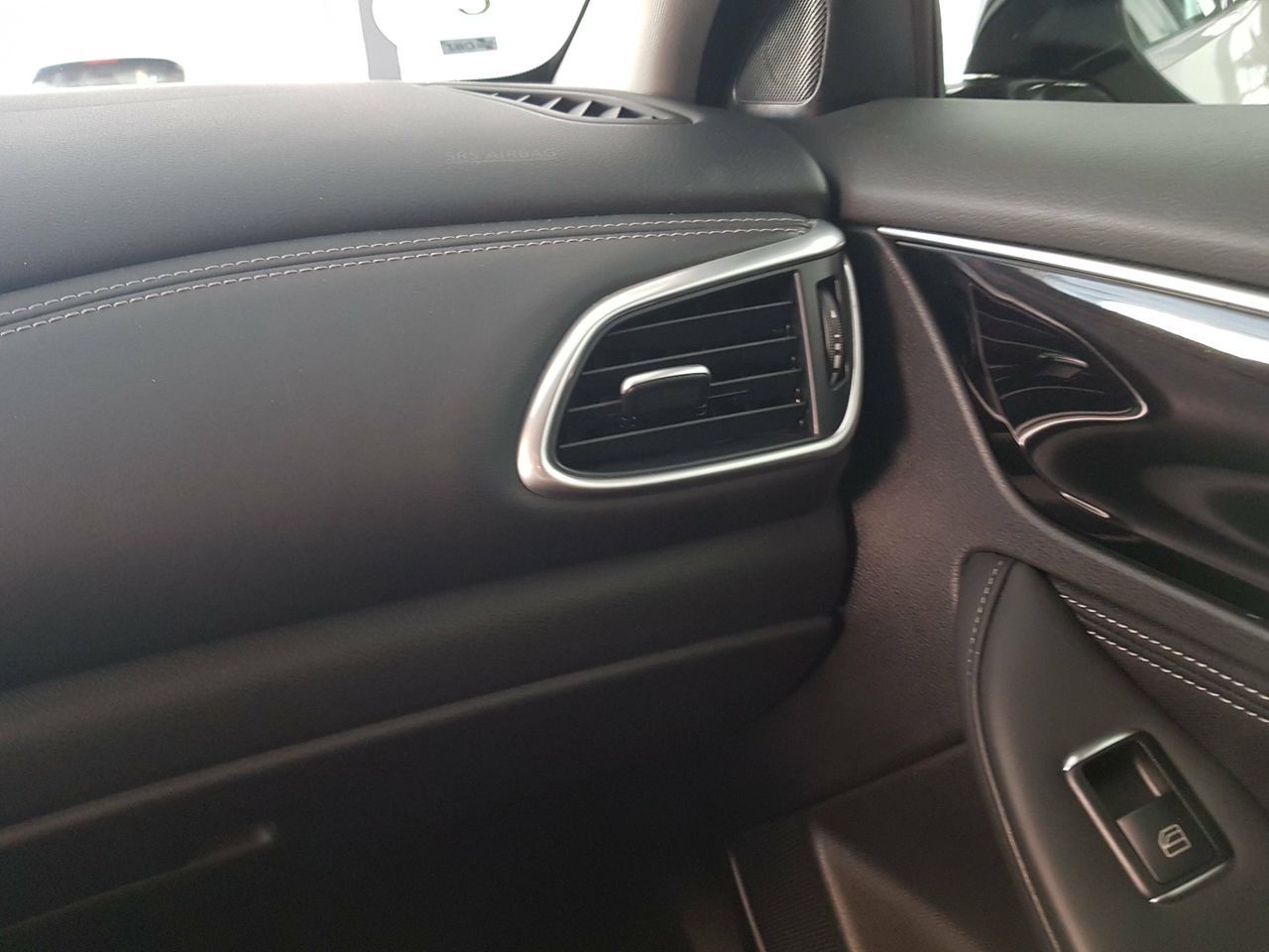 Infiniti QX30 2.2D  7DCT AWD PREMIUM - foto 17