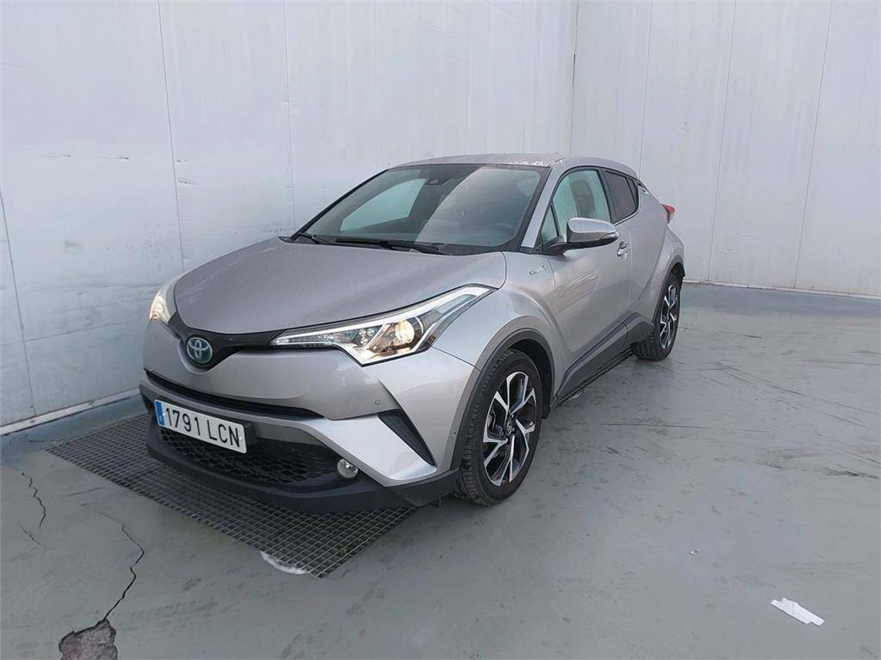 Toyota yaris con volante multifuncion  de segunda mano - toyota c-hr 2019 /