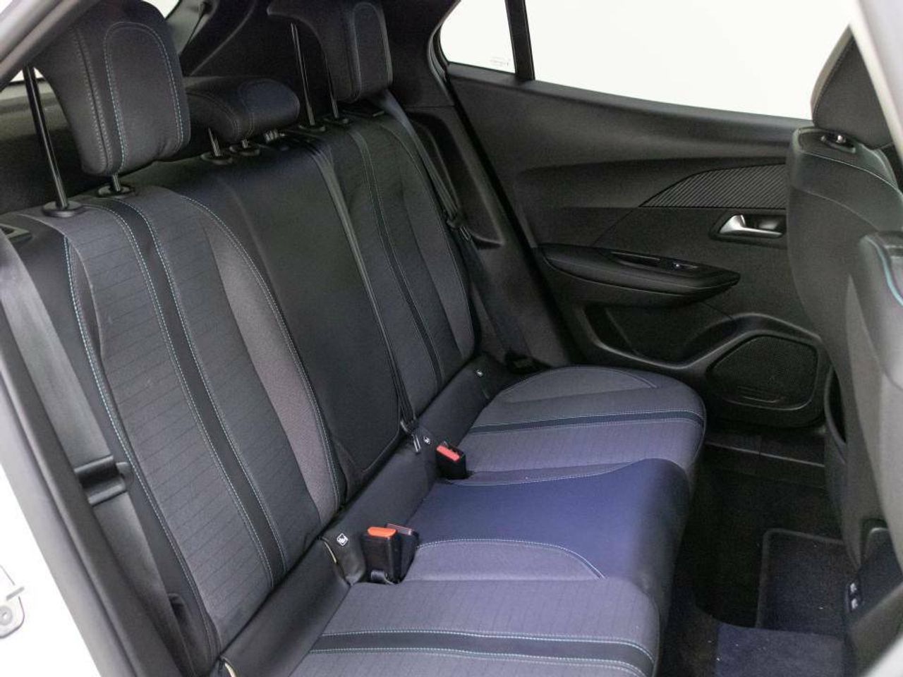 Peugeot 2008 Puretech 100 S&S 6 Vel. MAN Allure Pack - foto 9