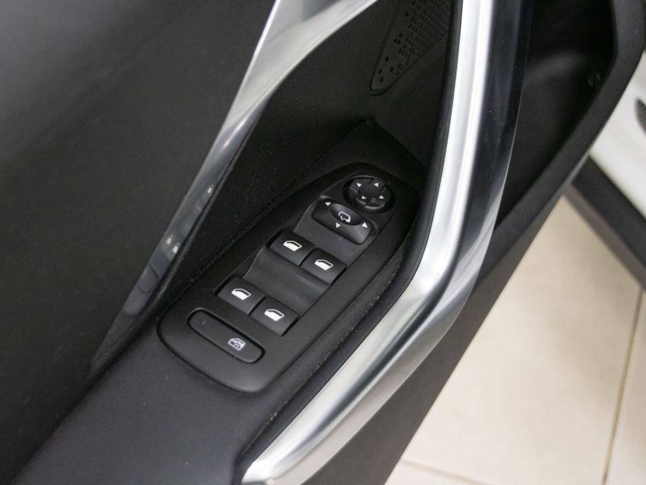 Peugeot 2008 1.2 PureTech 96KW (130CV) S&S Crossway - foto 24