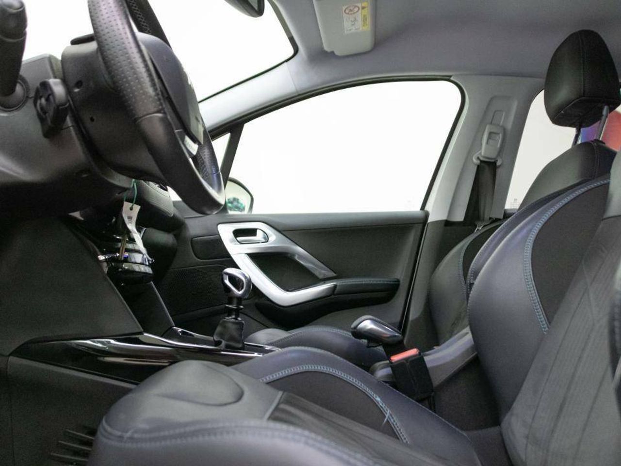 Peugeot 2008 1.2 PureTech 96KW (130CV) S&S Crossway - foto 17