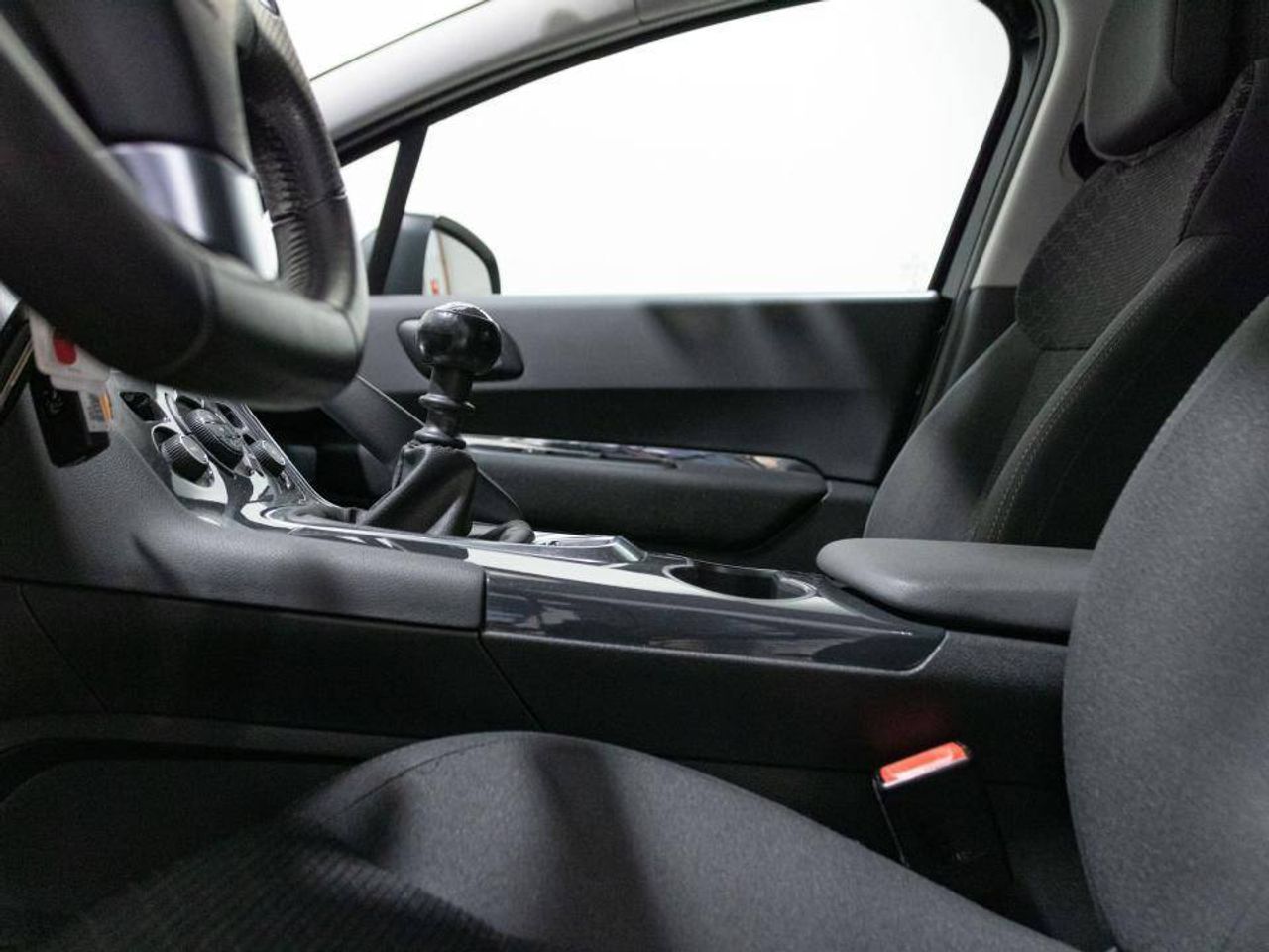 Peugeot 3008 1.6 HDI 115 FAP Style - foto 17