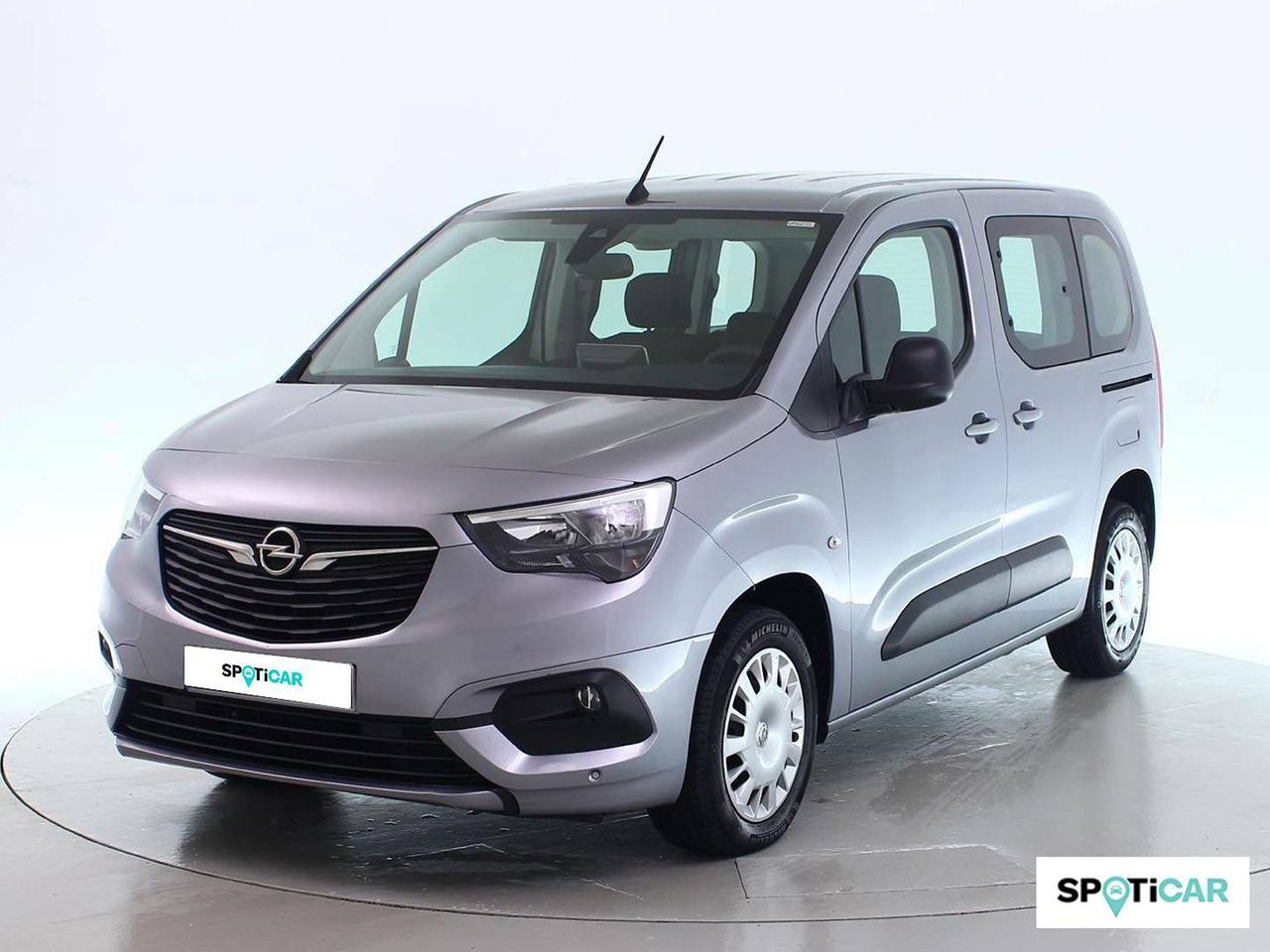 Servicio de ayudantes de carga  de segunda mano - opel combo life 2022 /
