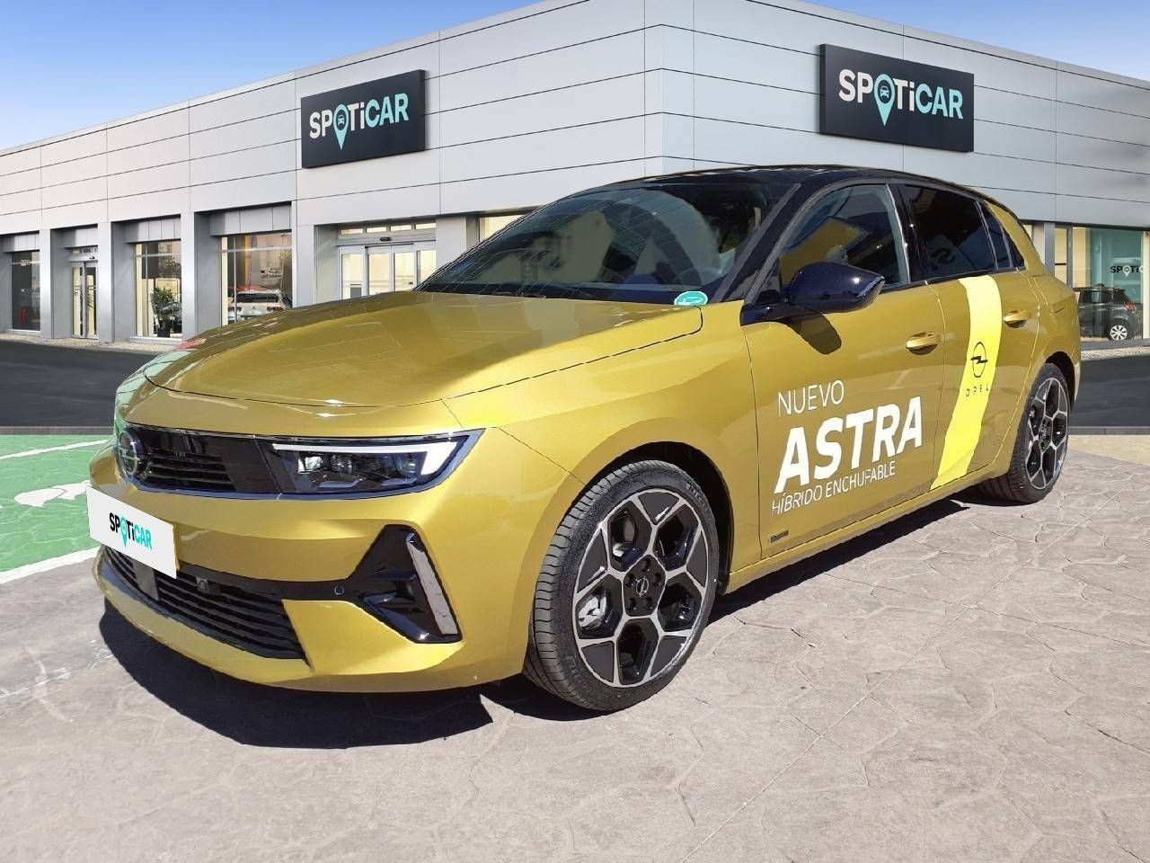 Linterna led con cargador  de segunda mano - opel astra 2022 /