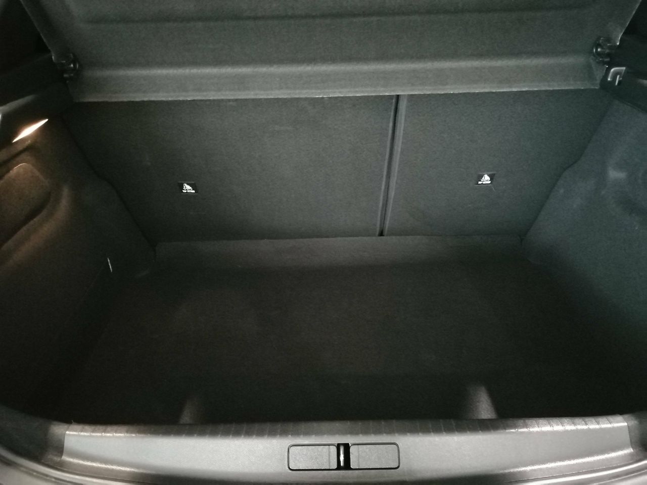 peugeot 208 2023 / foto grande (2)