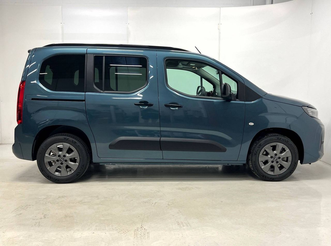 Opel Combo Cargo 100 Cv 1.5 Td S/S MT6 €6.4 - - foto 4