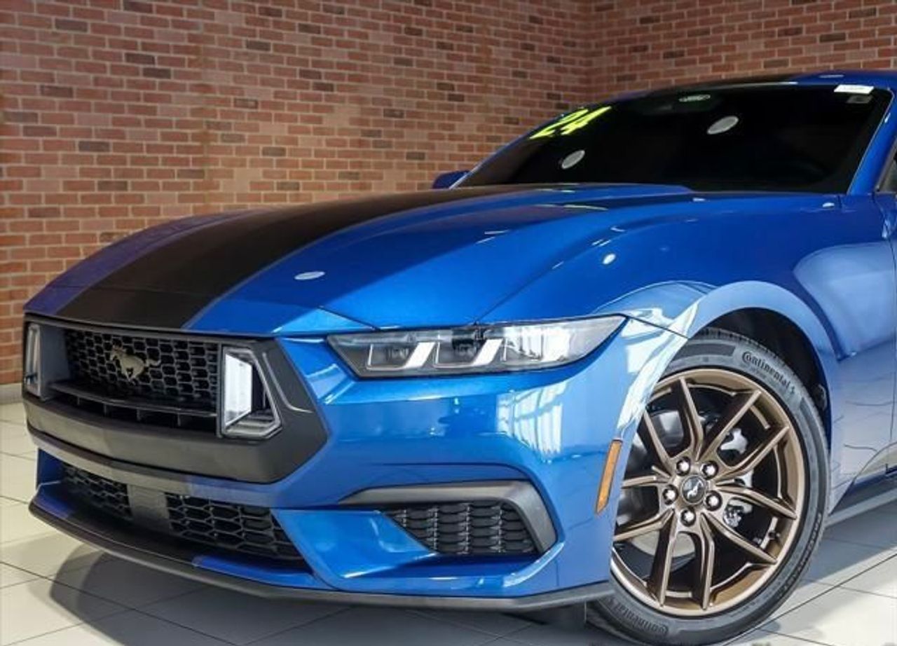 ford mustang 2024 / foto grande (2)