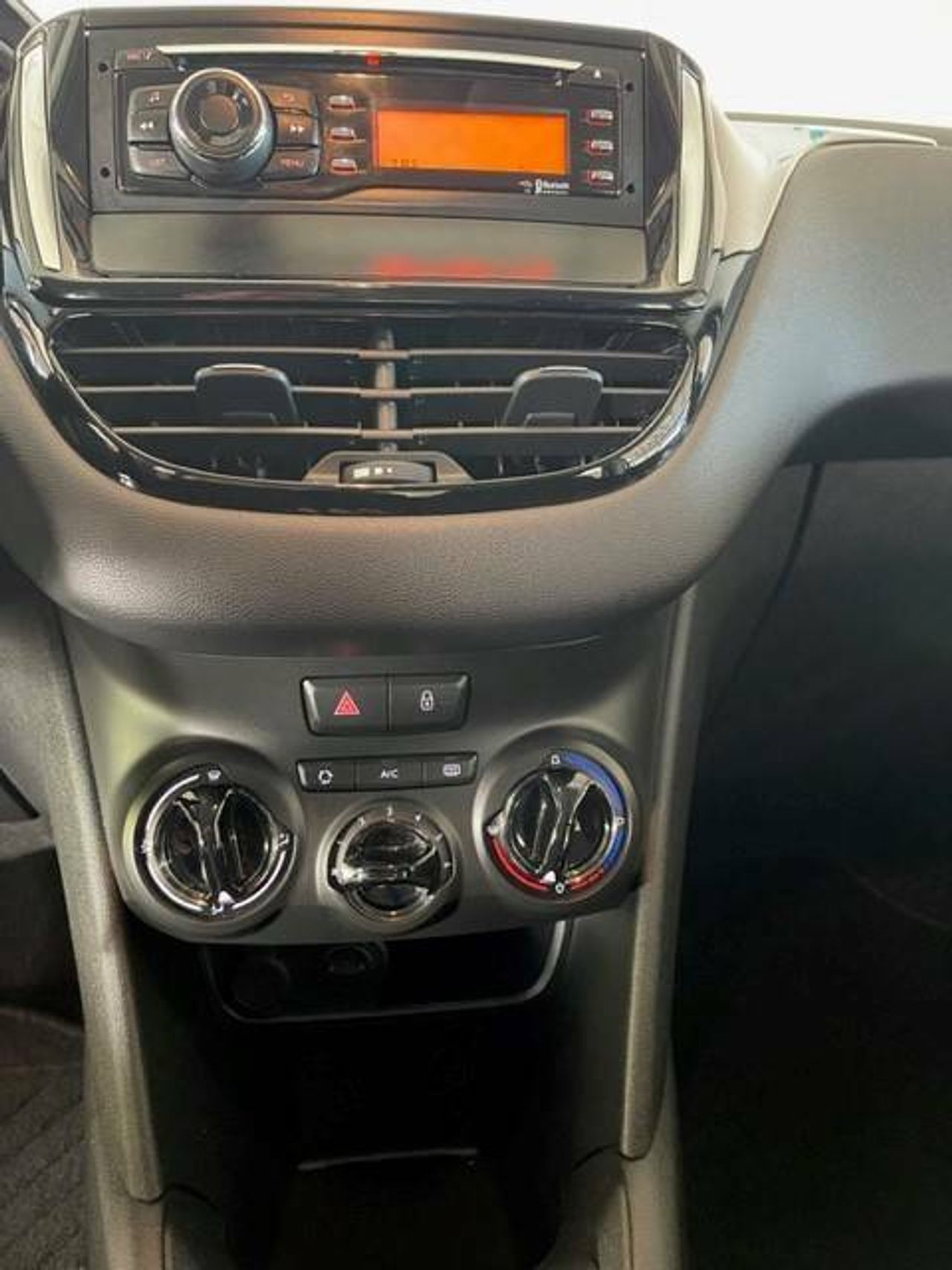 peugeot 208 2016 / foto grande (3)