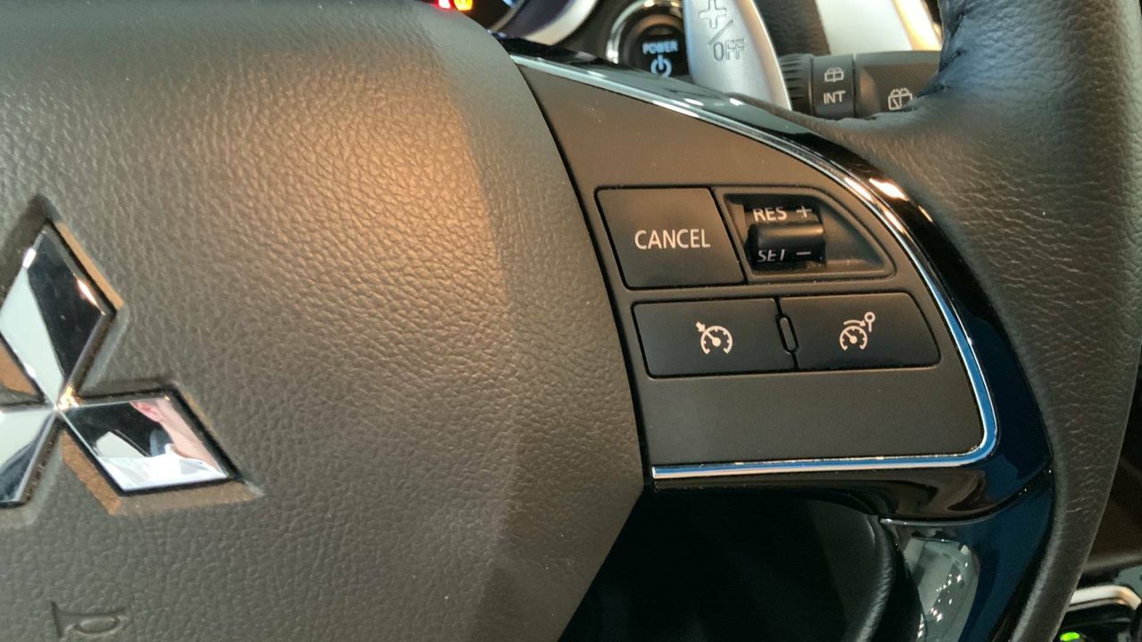 Mitsubishi Eclipse Cross 2.4 PHEV  Auto 4WD Kaiteki - foto 24