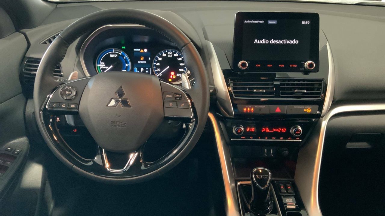 Mitsubishi Eclipse Cross 2.4 PHEV  Auto 4WD Kaiteki - foto 9