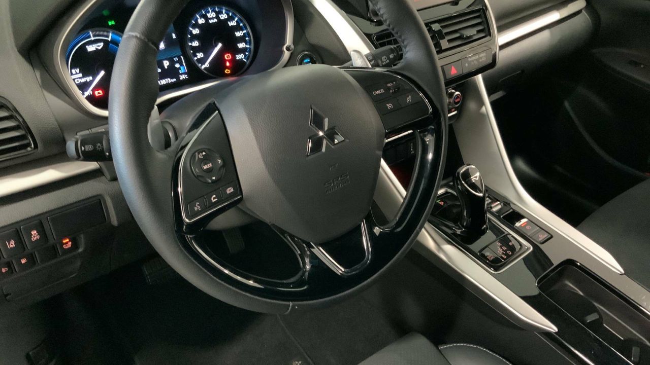 Mitsubishi Eclipse Cross 2.4 PHEV  Auto 4WD Kaiteki - foto 13