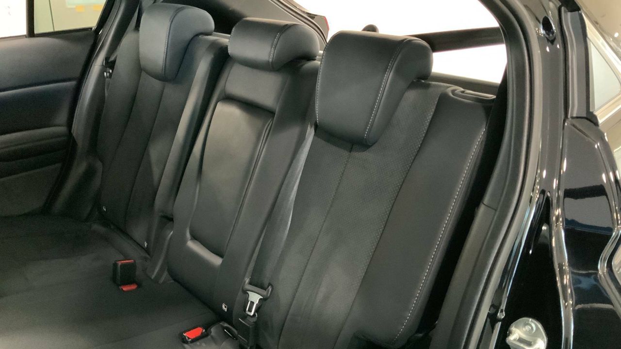 Mitsubishi Eclipse Cross 2.4 PHEV  Auto 4WD Kaiteki - foto 6