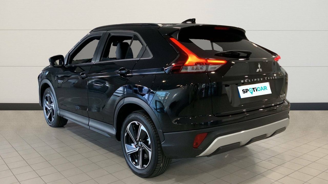 Mitsubishi Eclipse Cross 2.4 PHEV  Auto 4WD Kaiteki - foto 2