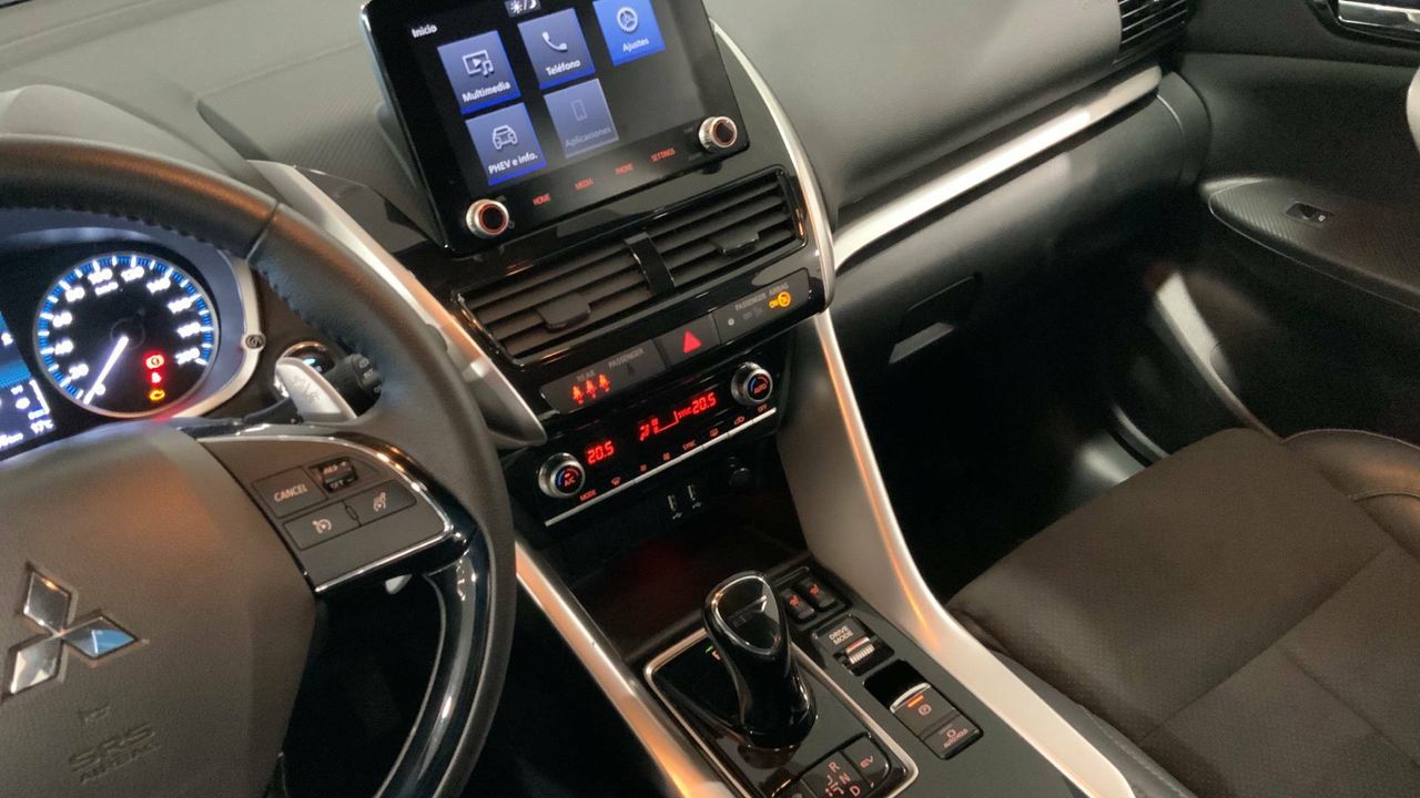 Mitsubishi Eclipse Cross 2.4 PHEV  Auto 4WD Kaiteki - foto 12