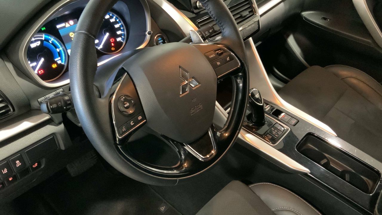 Mitsubishi Eclipse Cross 2.4 PHEV  Auto 4WD Kaiteki - foto 13