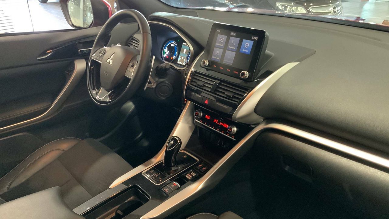 Mitsubishi Eclipse Cross 2.4 PHEV  Auto 4WD Kaiteki - foto 11